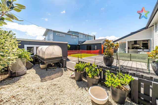 6 Wha Street Lyall Bay_2