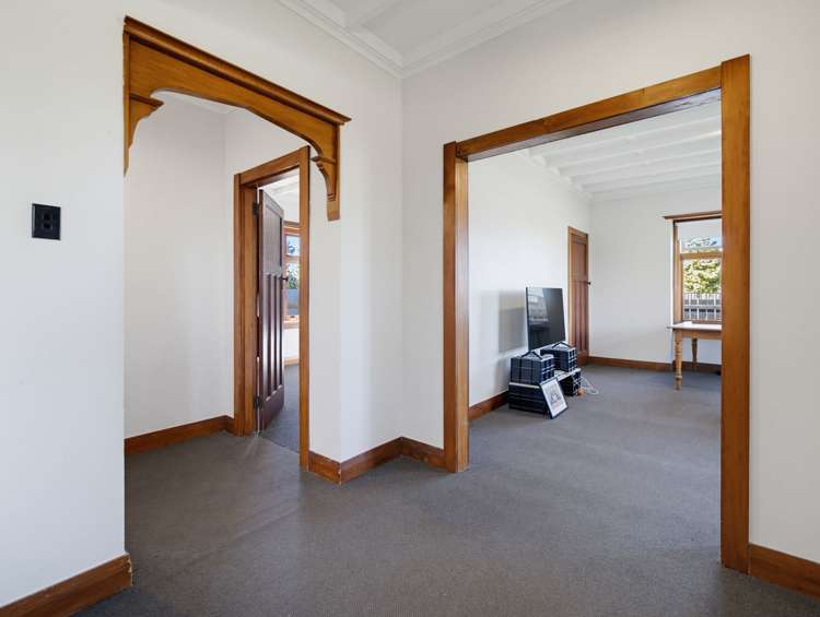 307 Riverslea Road South_5