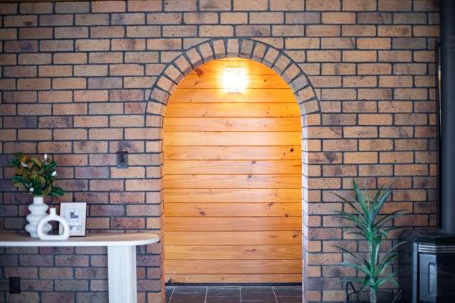 6 Emma Place Pukete_3