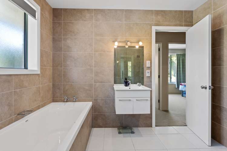 29 Newcombes Road Amberley_9