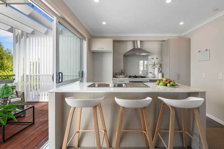 92 Arrowsmith Drive Flat Bush_18