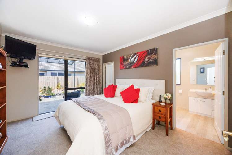 4 Meridian Grove Kelvin Grove_8