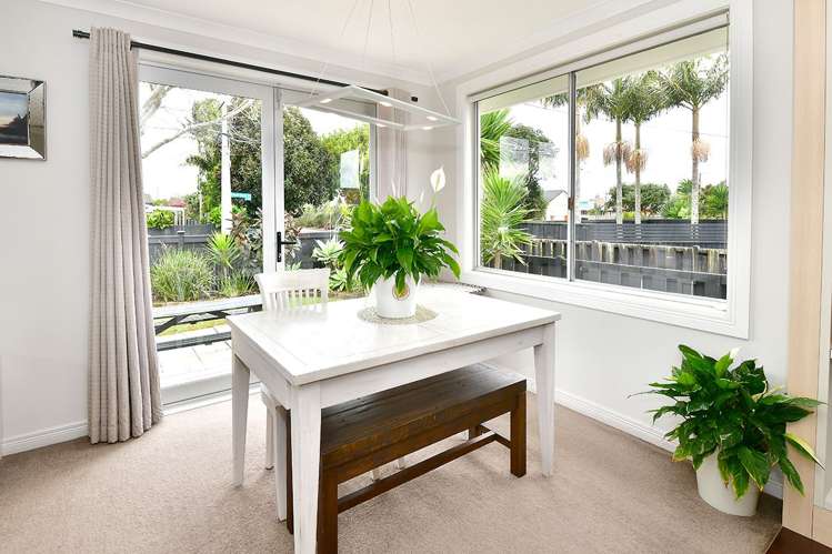 27 Doment Crescent Orewa_9