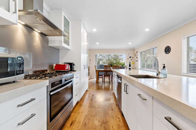 5a Bradbury Road Botany Downs_19