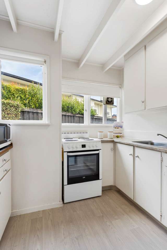 2/27 Ellerton Road Mount Eden_3