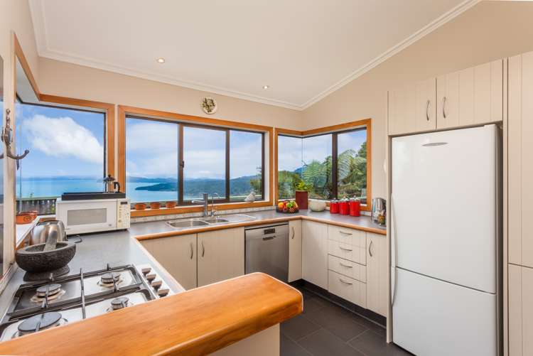 23 Lookout Drive Laingholm_7