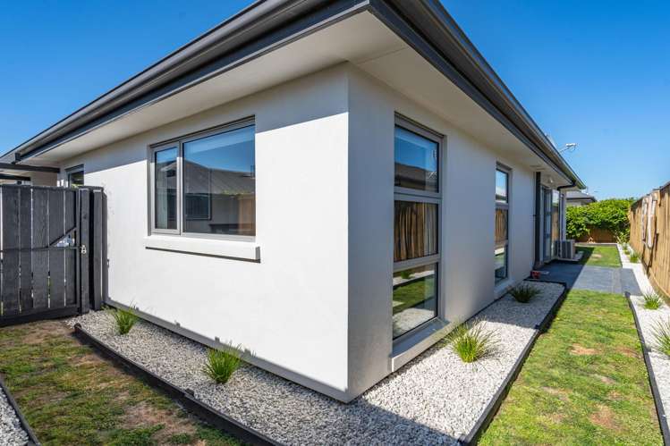 21 Farnborough Way Rolleston_15