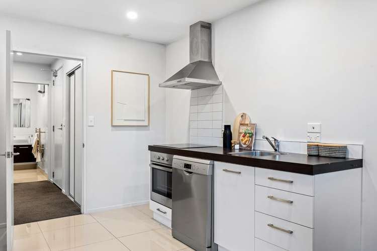 2/318 Barbadoes Street Christchurch Central_5