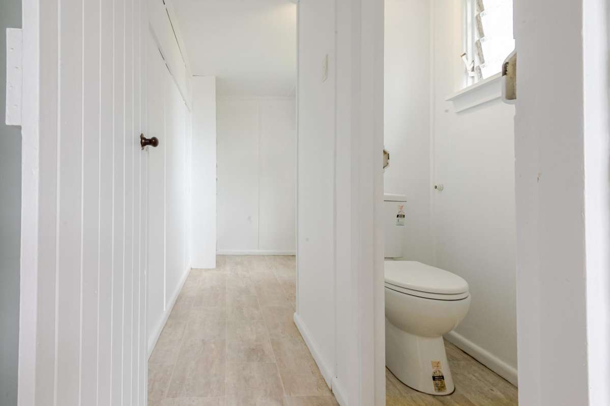 1103 Saint Aubyn Street East_5
