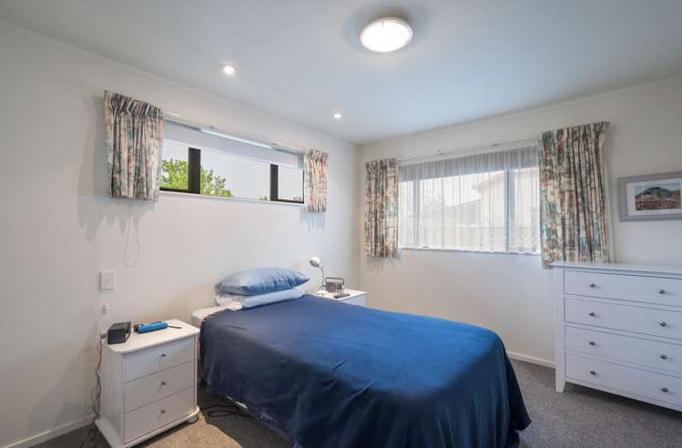 12 Hawthorn Way Richmond_12