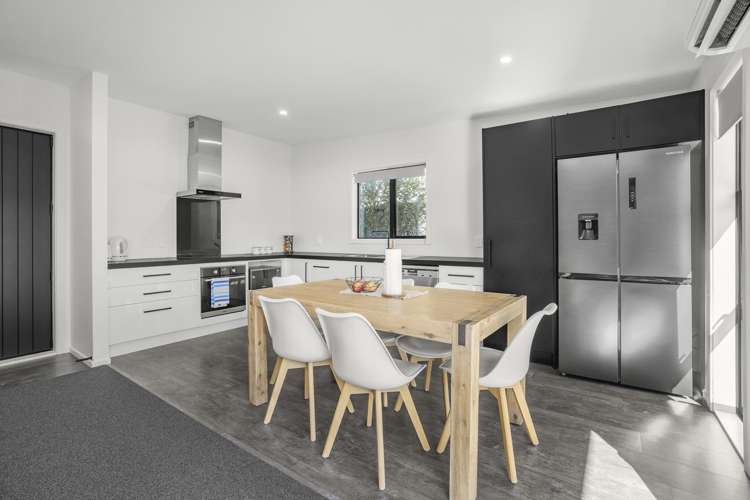 6 Hastings Grove Wainuiomata_10