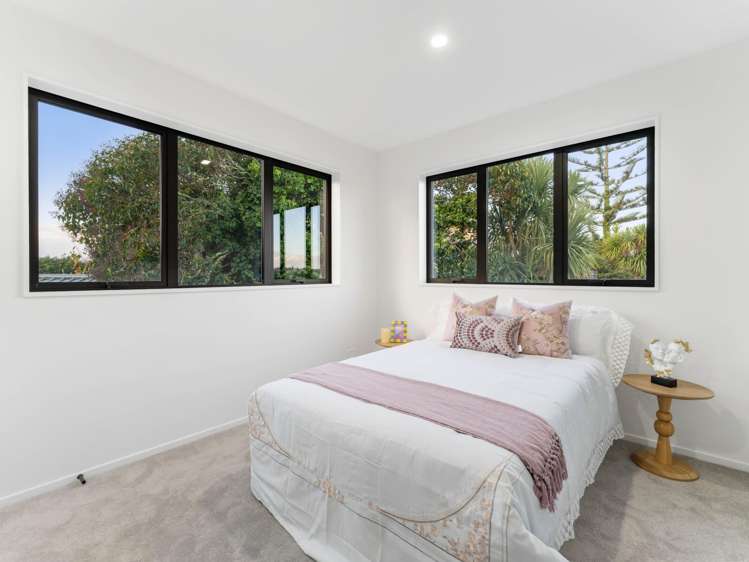46a & 46b Woodford Avenue Henderson_35