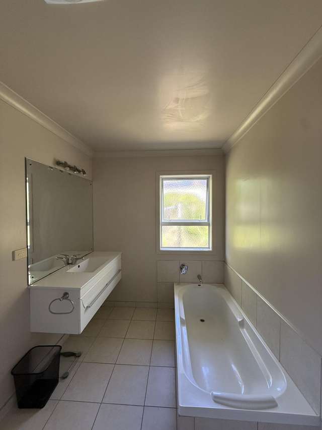 2/98A Riverside Road Whataupoko_2