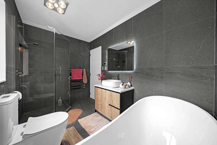 2A Ballyalton Crescent Flat Bush_21