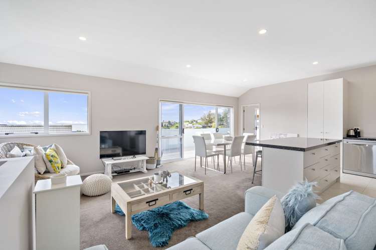 28 Rakau Views Orewa_1