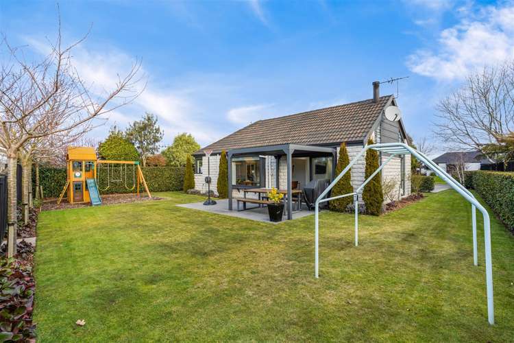 44 Karnak Crescent Russley_17