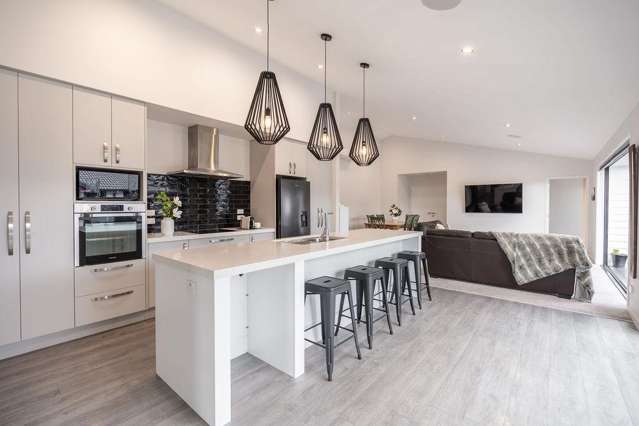 76 Puhirake Crescent Pyes Pa_1
