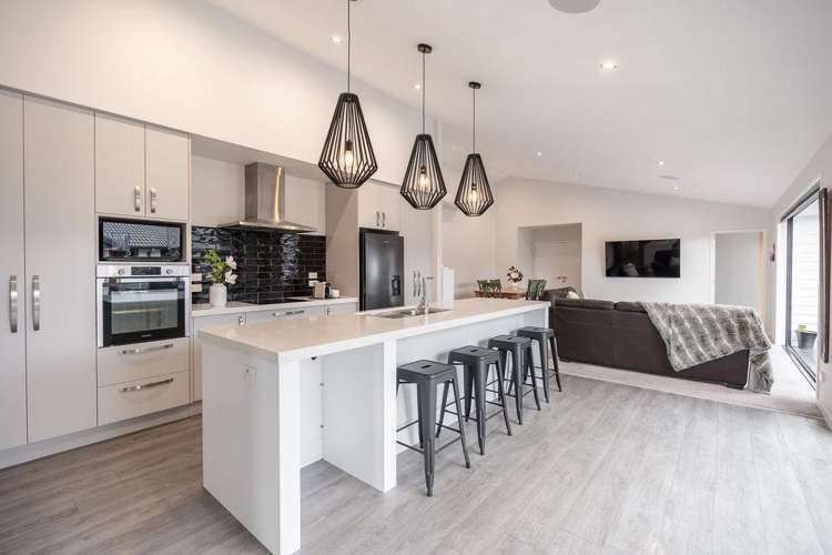 76 Puhirake Crescent_1