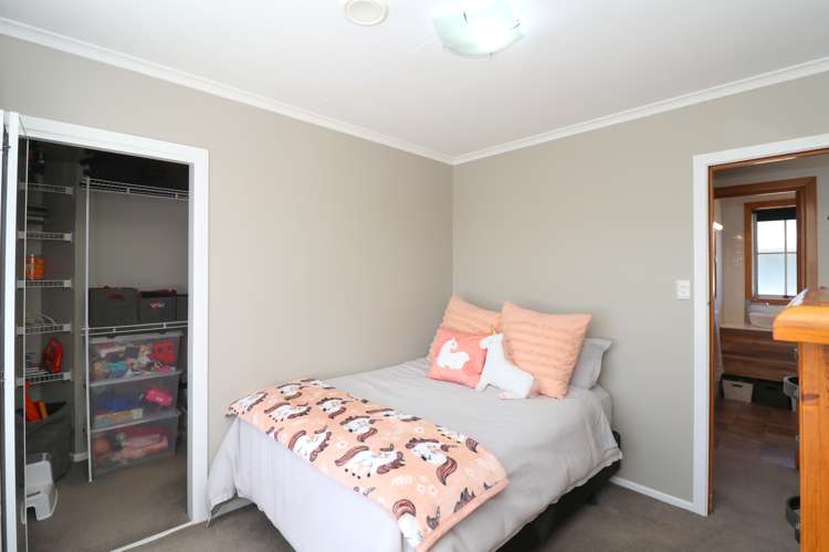 82 Edinburgh Crescent Waikiwi_21