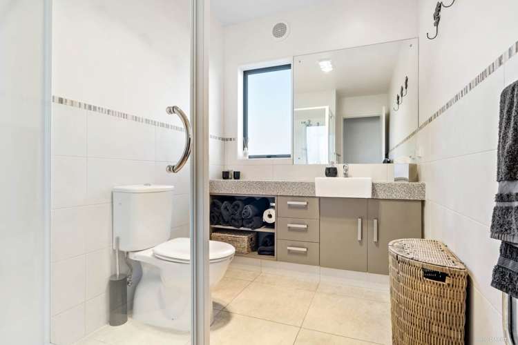 5 Amaretto Avenue Flat Bush_9