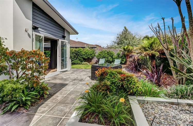 8 Ashington Grove Huntington_15