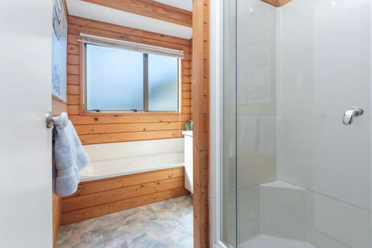 2/43 Carnoustie Drive Wattle Downs_10