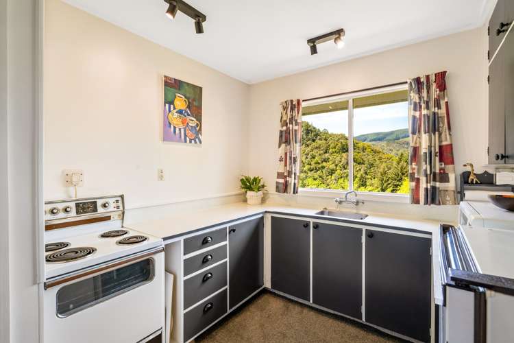 41 Village Loop Road Waipori Falls_9