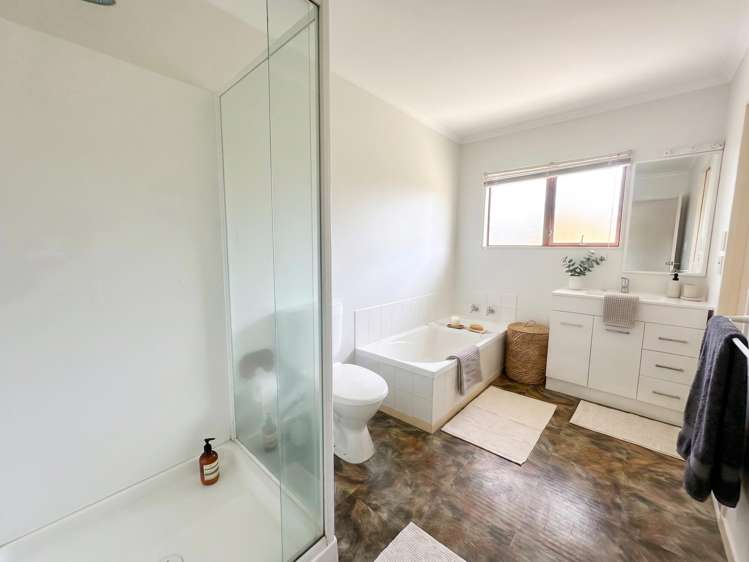 9b Lamia Grove Papamoa_6