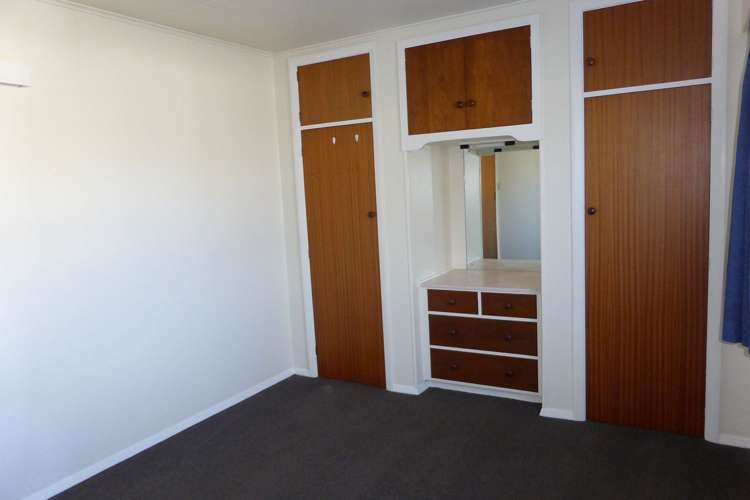 2/14 Snowden Crescent Islington_10