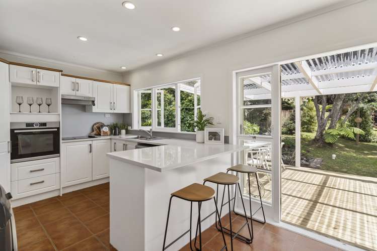 667 Huia Road Parau_13