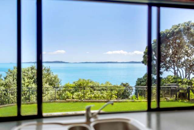 11 Hawke Crescent Beachlands_3