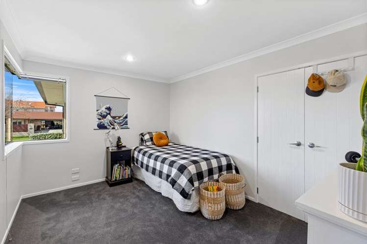 42 Alva Glen Place Pyes Pa_19