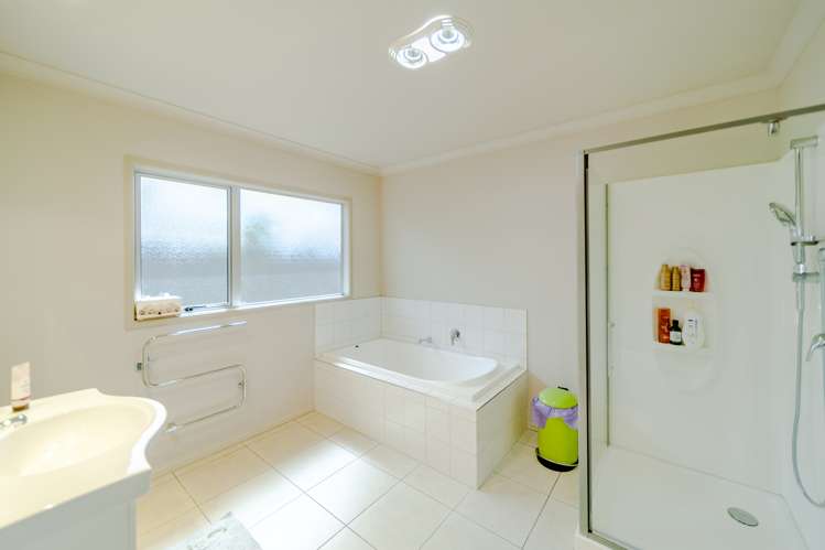 15 Portland Place Poraiti_11