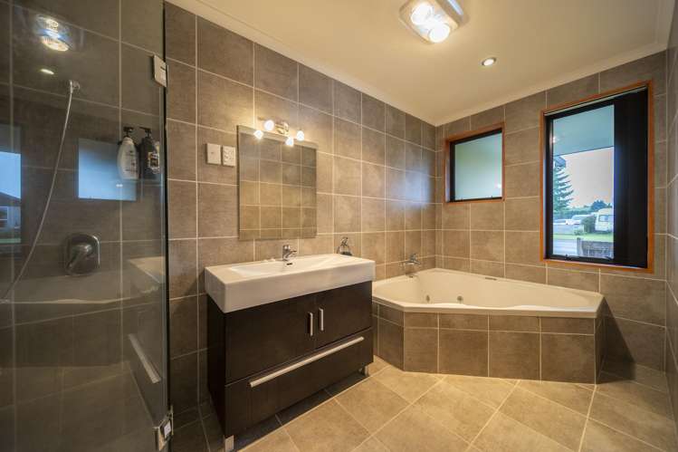 66 Orbell Crescent Te Anau_15