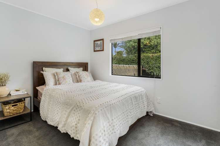 24 Bayside Avenue Te Atatu Peninsula_10