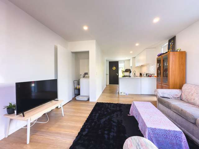 2/21 Clarence Street Addington_2