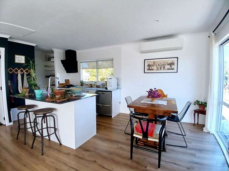 49 Solar Road Glen Eden_2