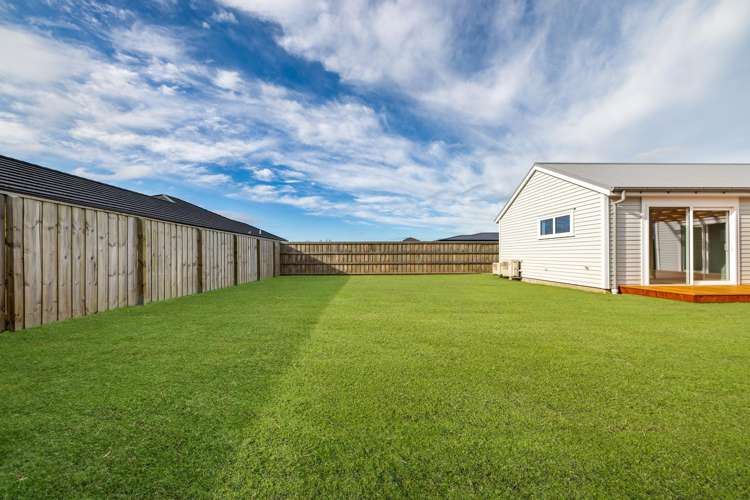 27 Plover Avenue Amberley_21