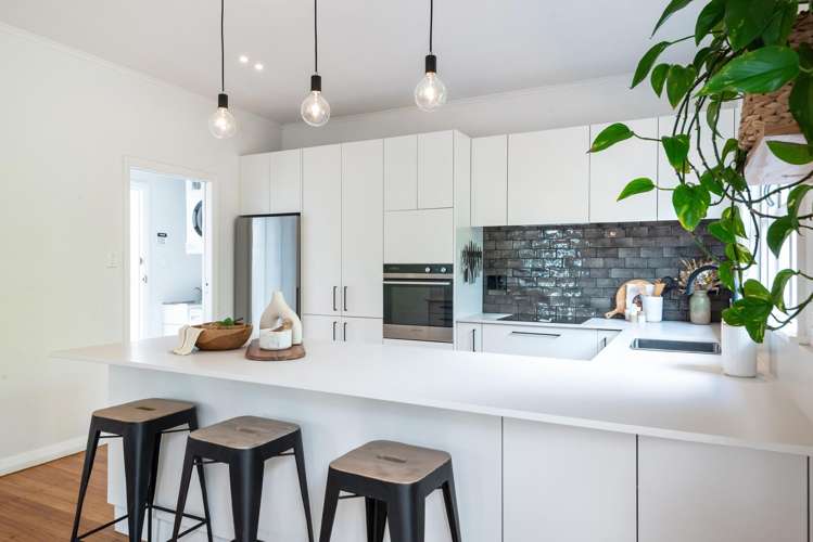 7 Knight Avenue Mt Albert_12