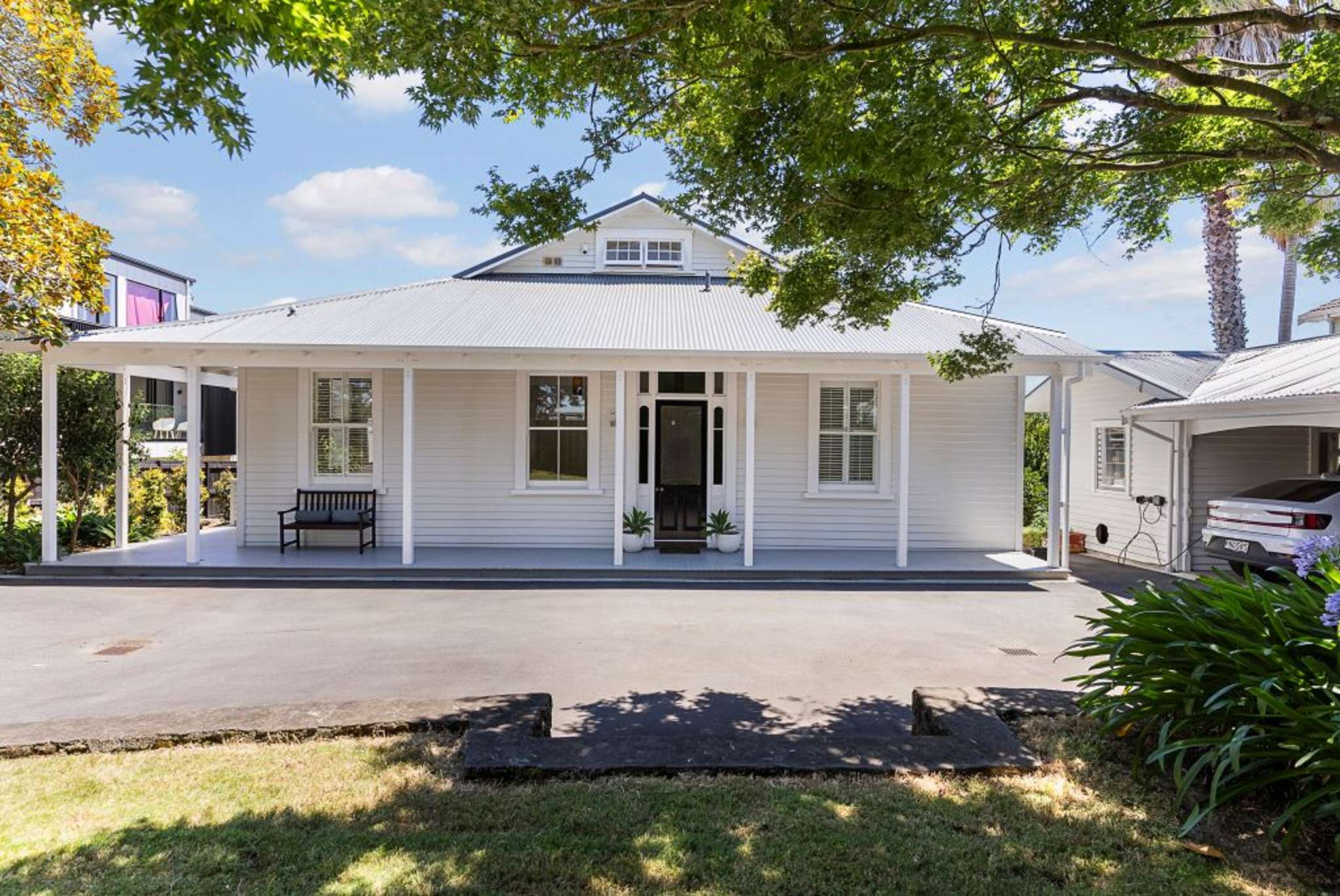 Meadowbank’s original homestead and stables on the market