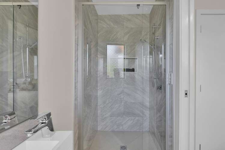 71 Probert Crescent Chartwell_24