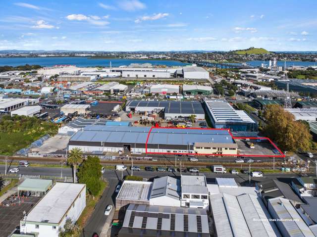 1,500M² WAREHOUSE WITH 1,031M² YARD