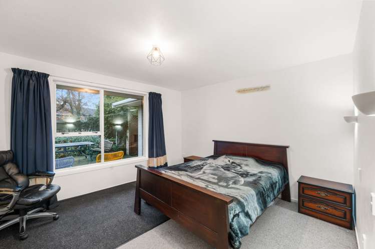 21 De Bloge Place Burwood_9