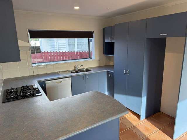 8 Cambridge Road Manurewa_3