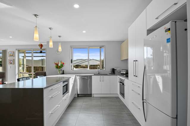 Sunny brick and tile, near-new Ashcroft home