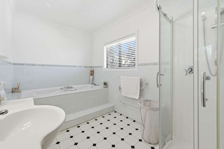 28B Western Road Bellevue_13