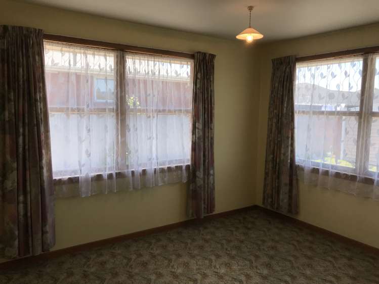 2/42 Reid Crescent Allenton_14