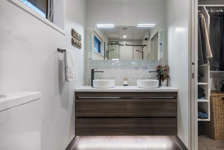 42 Myles Way Lower Shotover_15