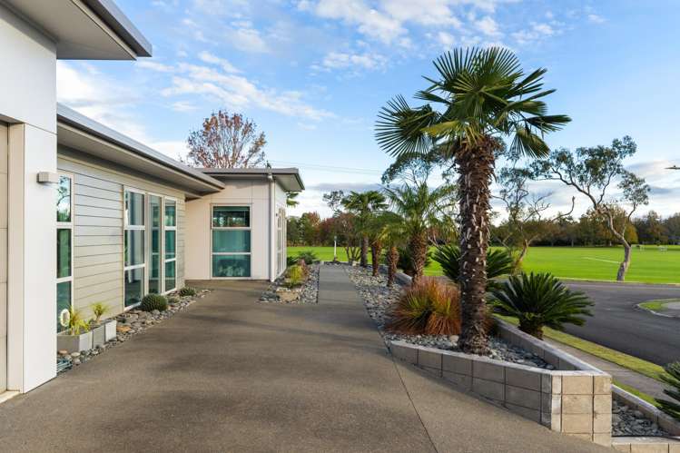 1 Charteris Rise Riverdale_1