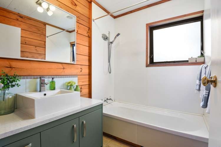 22 Sandgate Avenue Botany Downs_12